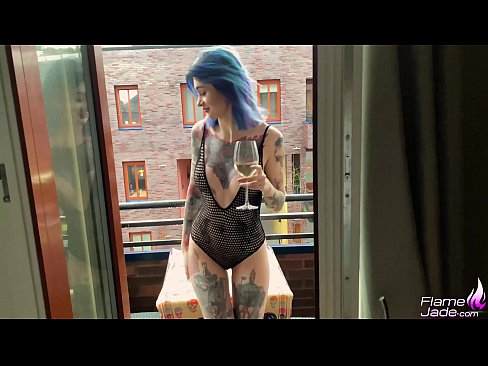 ❤️ Geweldige meisie suig met 'n gulp en fokken passievol onder die oop lug ❤️ Mooi pornografie by ons ❤